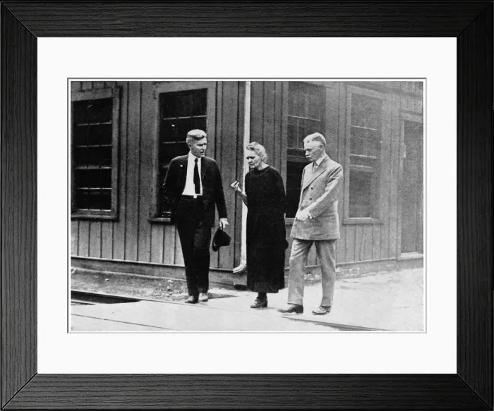 Framed Print : Marie Curie, Polish-born French physicist, 1921 Framed Print : Marie Curie, Polish-born French physicist, 1921