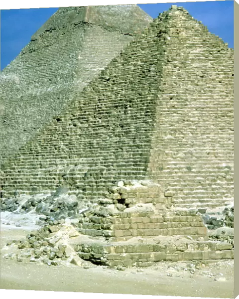 Pyramids of Khafre on left and of Mycerinus on right, Giza, Egypt, c26th century BC