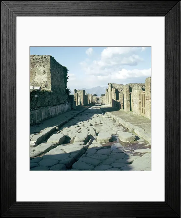 Framed Print : A street in the Roman town of Pompeii, Italy Framed Print : A street in the Roman town of Pompeii, Italy