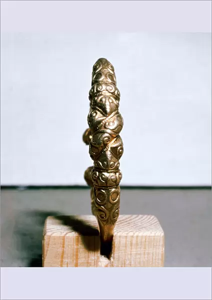 Celtic gold bracelet, Waldalgesheim, Germany, late 4th century BC