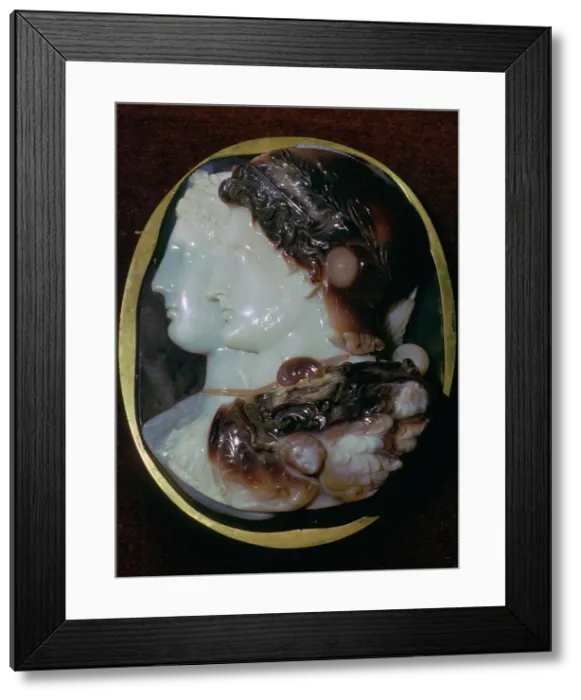 Framed Print : Cameo of the Egyptian ruler Ptolemy II and his wife, 3rd century BC Framed Print : Cameo of the Egyptian ruler Ptolemy II and his wife, 3rd century BC