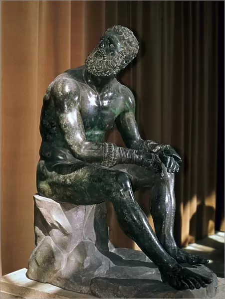 Greek statue, the boxer of Apollonius, 1st century BC