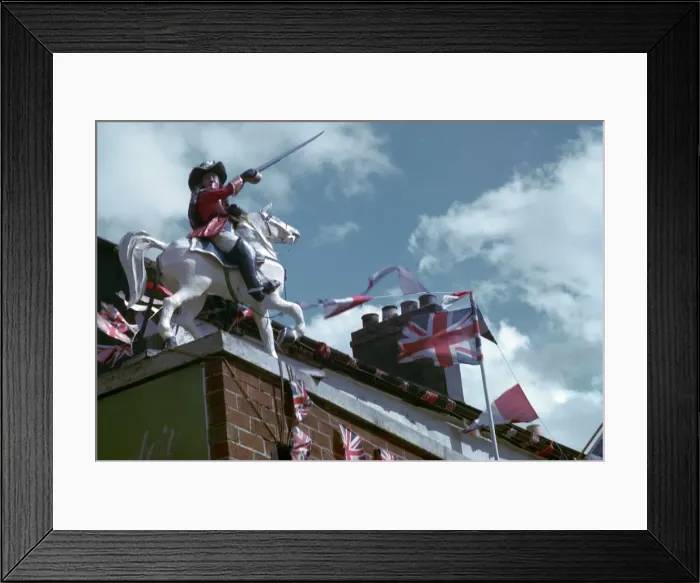 Framed Print : Statue of William of Orange commemorating the Battle of the Boyne Framed Print : Statue of William of Orange commemorating the Battle of the Boyne