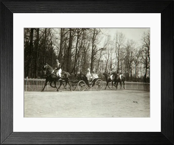 Framed Print : Tsar Nicholas II and Tsarina Alexandra Fyodorovna of Russia in a carriage, early 20th century. Artist: K von Hahn Framed Print : Tsar Nicholas II and Tsarina Alexandra Fyodorovna of Russia in a carriage, early 20th century. Artist: K von Hahn