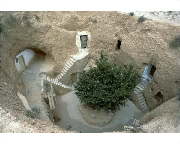 Pit-dwelling in Tunisia