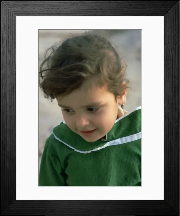 Framed Print : Little girl in Tunisia