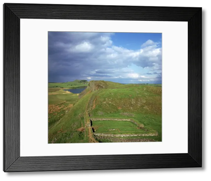 Framed Print : Hadrians Wall, looking east to Milecastle, 2nd century Framed Print : Hadrians Wall, looking east to Milecastle, 2nd century