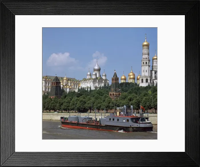 Framed Print : Kremlin seen across the Moskva river Framed Print : Kremlin seen across the Moskva river