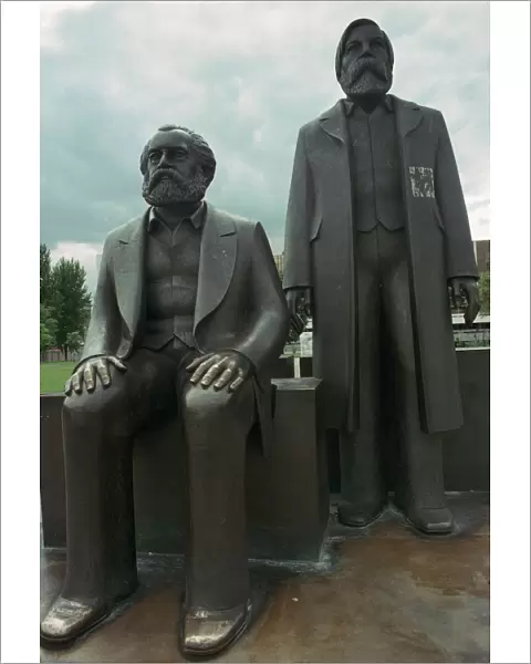 Sculpture of Karl Marx and Engels