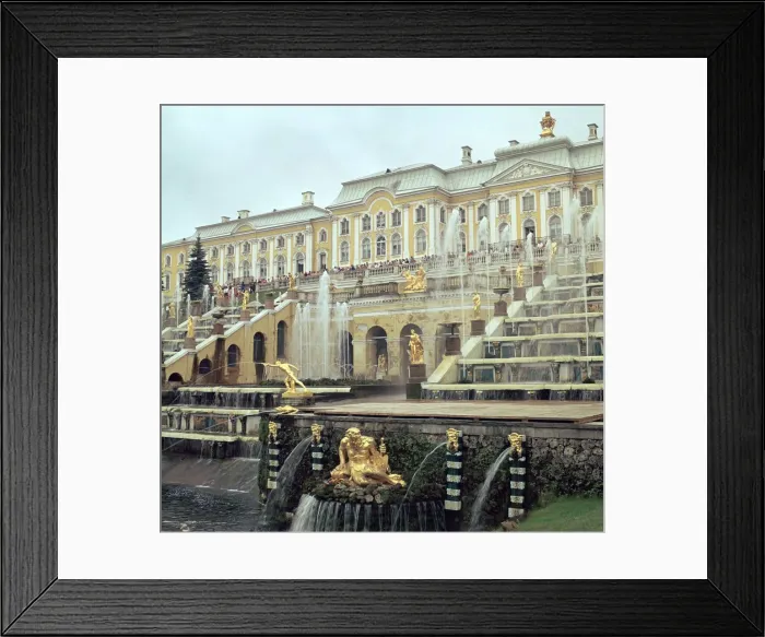 Framed Print : Petrodovorets Palace near St Petersburg, 19th century Framed Print : Petrodovorets Palace near St Petersburg, 19th century