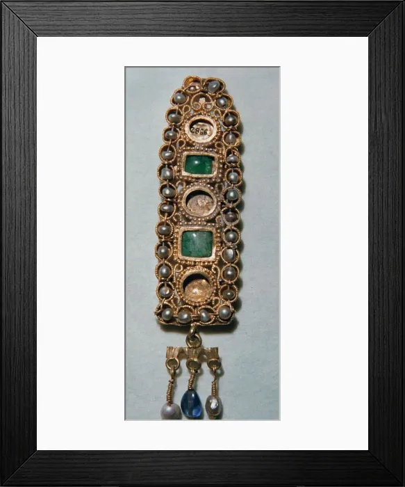 Framed Print : Roman gold hair-ornament from Carthage, 3rd century Framed Print : Roman gold hair-ornament from Carthage, 3rd century