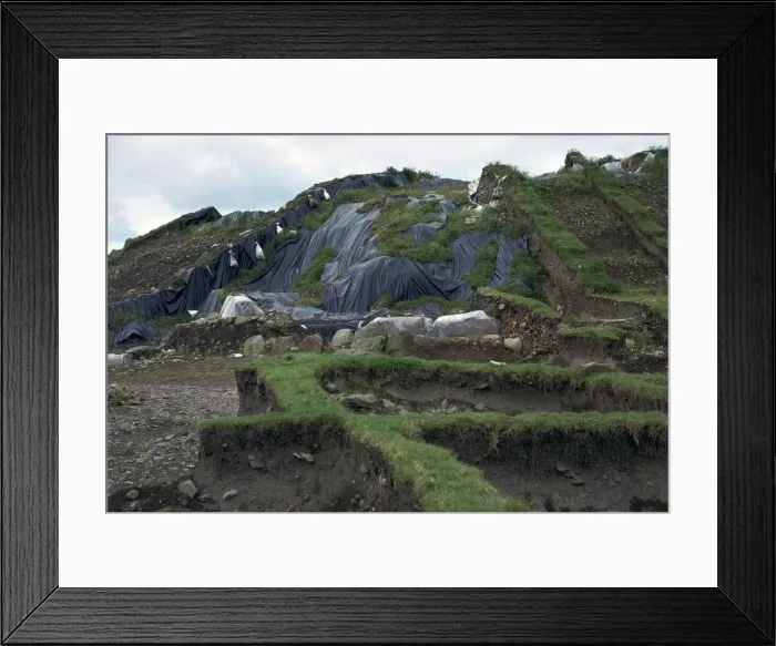 Framed Print : Excavation of a burial mound in County Meath, 33rd century BC Framed Print : Excavation of a burial mound in County Meath, 33rd century BC