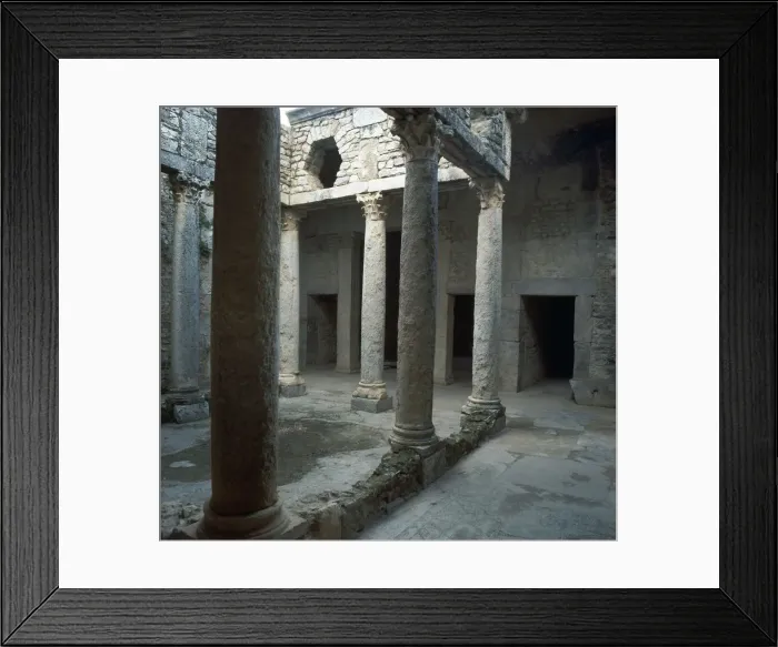 Framed Print : Roman house built below ground level, 2nd century BC Framed Print : Roman house built below ground level, 2nd century BC