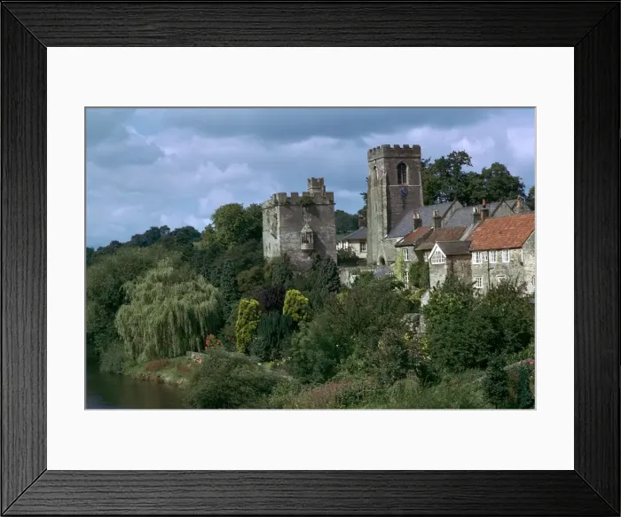 Framed Print : West Tanfield and the River Ure Framed Print : West Tanfield and the River Ure