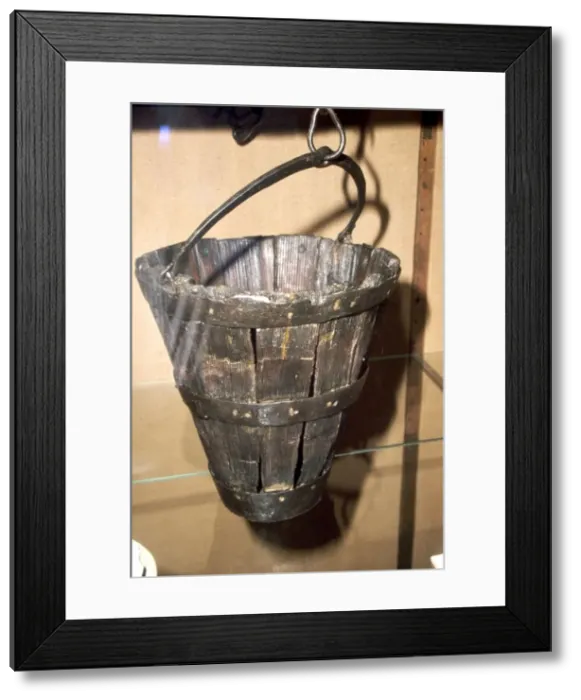 Framed Print : Roman bucket, Alesia, c1st-2nd century Framed Print : Roman bucket, Alesia, c1st-2nd century