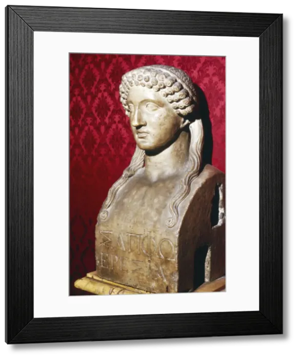 Framed Print : Sappho, Greek Lyric Poetess, born c600BC, c5th century BC Framed Print : Sappho, Greek Lyric Poetess, born c600BC, c5th century BC