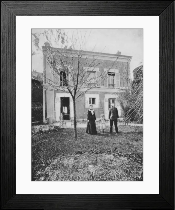 Framed Print : Marie (1867-1934) and Pierre (1859-1906) Curie Framed Print : Marie (1867-1934) and Pierre (1859-1906) Curie
