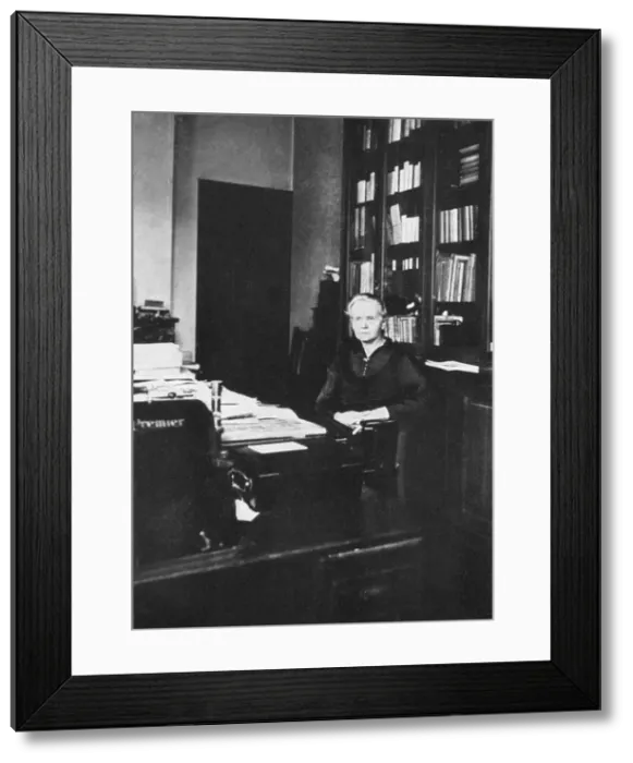 Framed Print : Marie Curie, Polish-born French physicist, 1925 Framed Print : Marie Curie, Polish-born French physicist, 1925