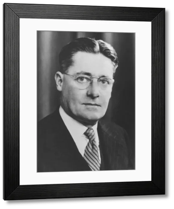 Framed Print : Howard Walter Florey, Australian pathologist, c1945 Framed Print : Howard Walter Florey, Australian pathologist, c1945