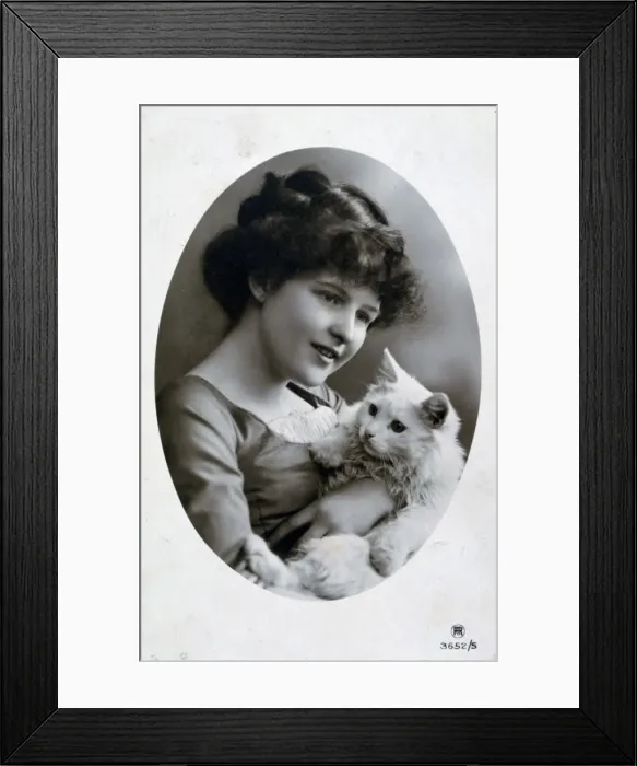 Framed Print : Vintage French postcard, c1900 Framed Print : Vintage French postcard, c1900