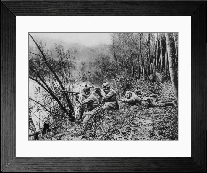 Framed Print : German soldiers at the edge of the River Aisne, France, 1915 Framed Print : German soldiers at the edge of the River Aisne, France, 1915