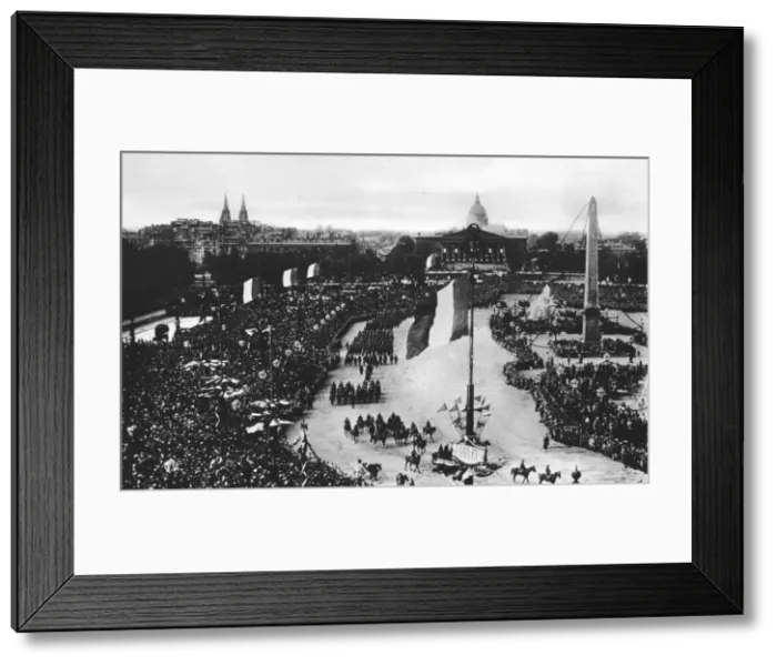 Framed Print : The great victory parade, Paris, France, 14 July 1919 Framed Print : The great victory parade, Paris, France, 14 July 1919