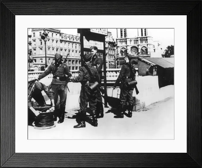 Framed Print : Soldiers with a telephone cable on the Pont St Michel, Paris, June 1940 Framed Print : Soldiers with a telephone cable on the Pont St Michel, Paris, June 1940