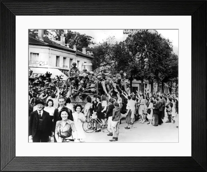 Framed Print : Liberation of Paris, August 1944 Framed Print : Liberation of Paris, August 1944