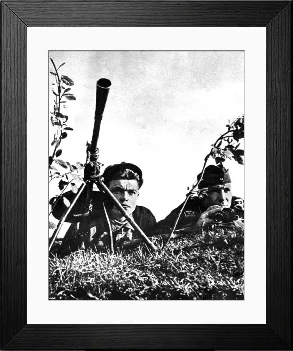 Framed Print : Ukrainian serving with the German army, Russian Front, 1941-1944 Framed Print : Ukrainian serving with the German army, Russian Front, 1941-1944