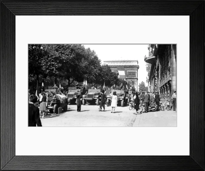 Framed Print : The liberation of Paris, August 1944 Framed Print : The liberation of Paris, August 1944