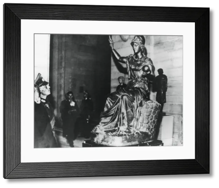Framed Print : German Field Marshal von Rundstedt visiting the Louvre, occupied Paris, October 1940 Framed Print : German Field Marshal von Rundstedt visiting the Louvre, occupied Paris, October 1940