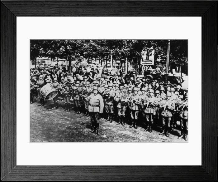 Framed Print : German military band at the parade on the Place de l Etoile, Paris, June 1940 Framed Print : German military band at the parade on the Place de l Etoile, Paris, June 1940