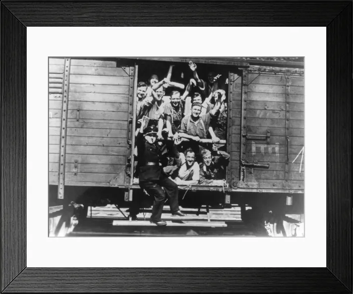 Framed Print : German soldiers in a railway wagon, France, August 1940 Framed Print : German soldiers in a railway wagon, France, August 1940
