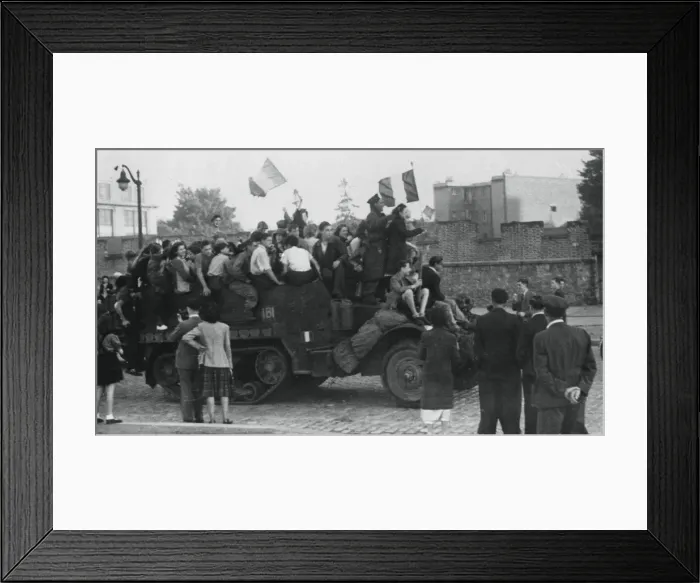 Framed Print : Liberation of Paris, August 1944 Framed Print : Liberation of Paris, August 1944