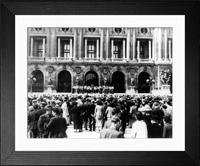 Framed Print : German military band giving a concert, occupied Paris, 1940-1944 Framed Print : German military band giving a concert, occupied Paris, 1940-1944