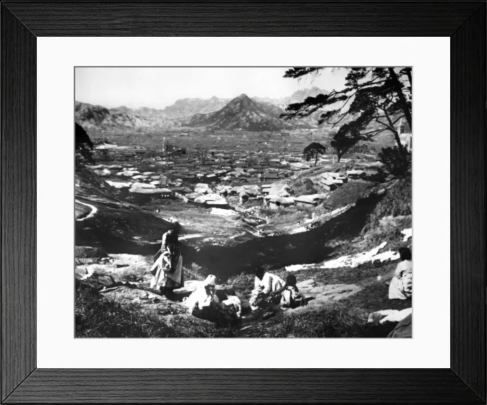 Framed Print : Korean women on a hillside, Seoul, Korea, 1900 Framed Print : Korean women on a hillside, Seoul, Korea, 1900