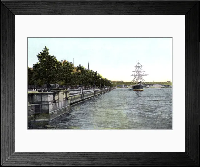 Framed Print : Thames Embankment, London, 20th Century Framed Print : Thames Embankment, London, 20th Century