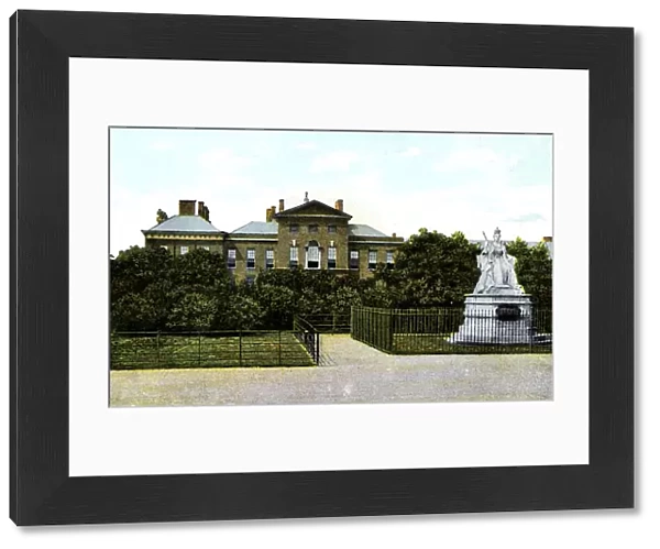 Kensington Palace and Queen Victorias Statue, London, 20th Century