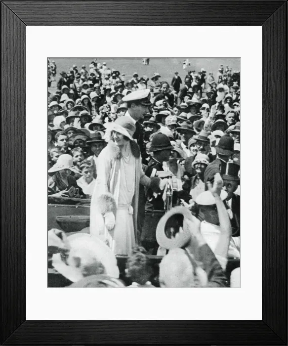 Framed Print : The Duke and Duchess mobbed by crowds in Auckland, 1927, (1937) Framed Print : The Duke and Duchess mobbed by crowds in Auckland, 1927, (1937)