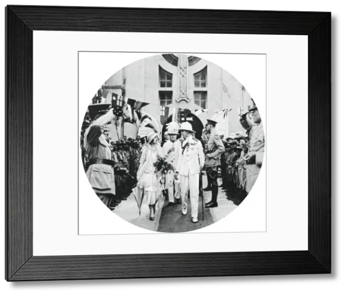Framed Print : The Duke and Duchess of York visiting the tomb of Admiral Benbow, Kingston, Jamaica, 1927, (1937) Framed Print : The Duke and Duchess of York visiting the tomb of Admiral Benbow, Kingston, Jamaica, 1927, (1937)