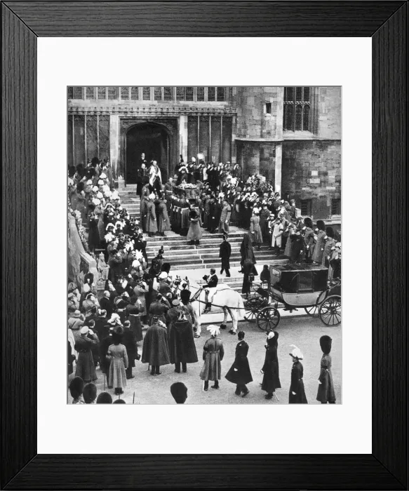 Framed Print : George Vs resting place, St Georges Chapel, Windsor Castle, 28 January 1936 Framed Print : George Vs resting place, St Georges Chapel, Windsor Castle, 28 January 1936