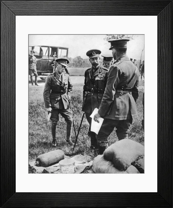 Framed Print : The Prince of Wales with George V, at a gas school during the First World War, 1914-1918 Framed Print : The Prince of Wales with George V, at a gas school during the First World War, 1914-1918