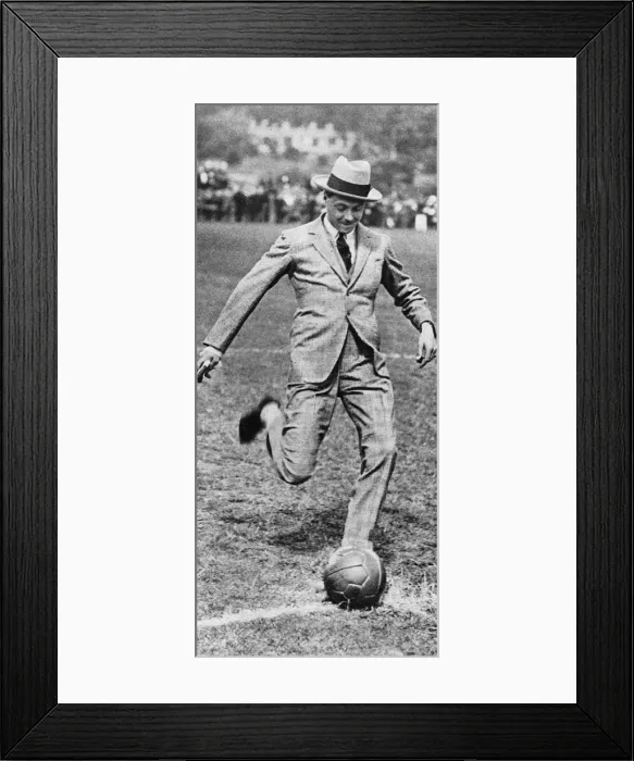 Framed Print : The Prince of Wales kicking off the Spurs versus Fulham football match, 1921 Framed Print : The Prince of Wales kicking off the Spurs versus Fulham football match, 1921