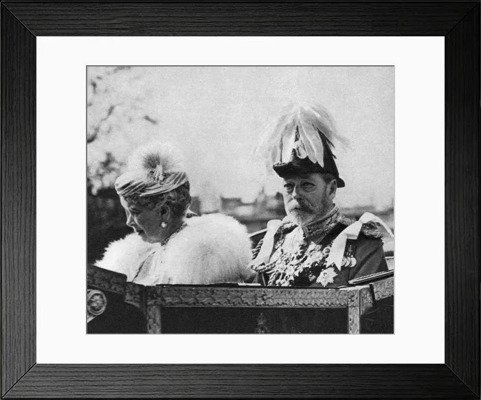 Framed Print : King George V and Queen Mary on their way to St Pauls Cathedral, Silver Jubilee, 1935 Framed Print : King George V and Queen Mary on their way to St Pauls Cathedral, Silver Jubilee, 1935