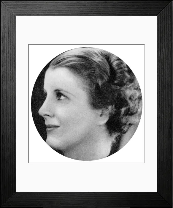 Framed Print : Diana Wynyard, British stage and film actress, 1934-1935 Framed Print : Diana Wynyard, British stage and film actress, 1934-1935