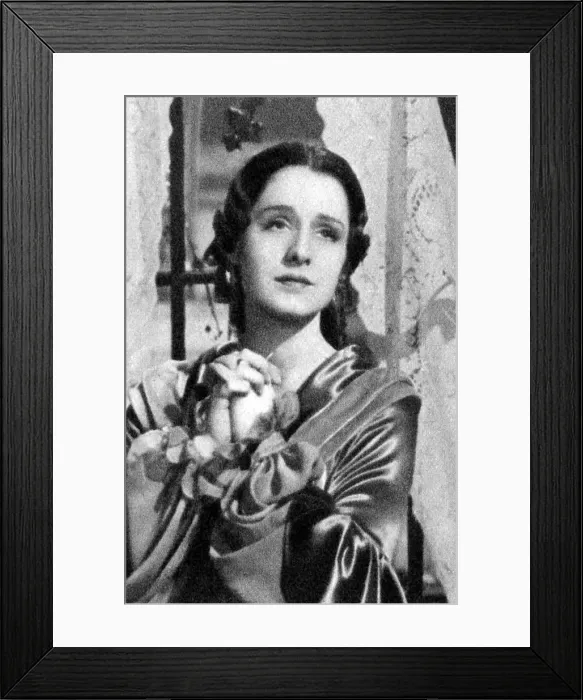 Framed Print : Norma Shearer, Canadian born American actress, 1934-1935 Framed Print : Norma Shearer, Canadian born American actress, 1934-1935