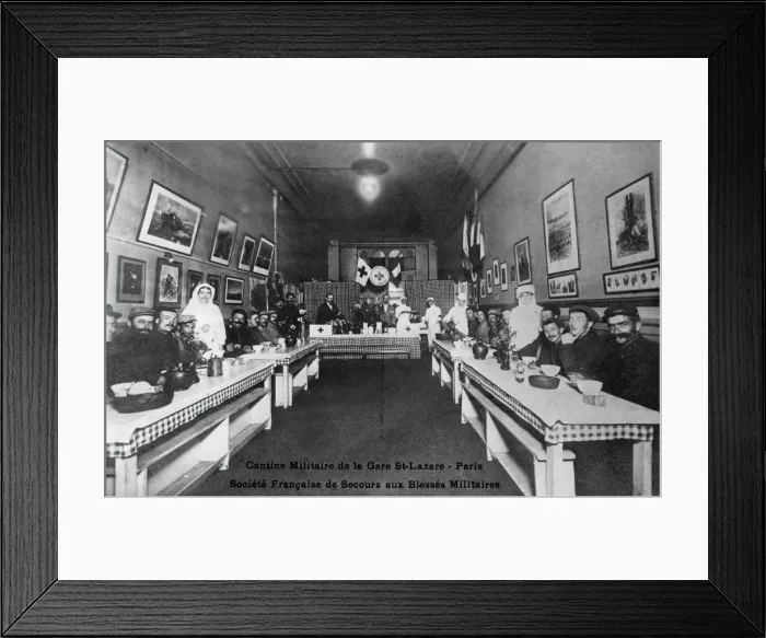 Framed Print : Military canteen, Gare St Lazare, Paris, World War I, 1914-1918 Framed Print : Military canteen, Gare St Lazare, Paris, World War I, 1914-1918