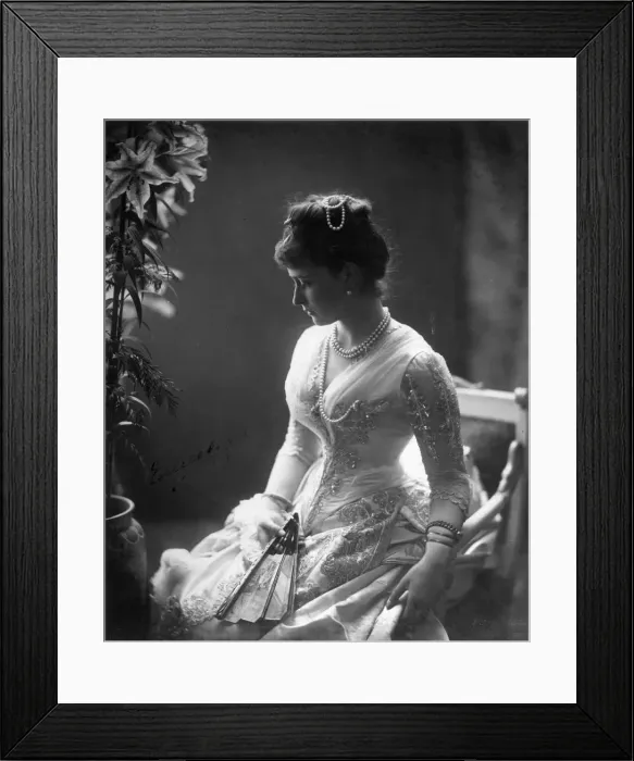 Framed Print : Grand Duchess Elizabeth Fyodorovna of Russia, late 18th or early 19th century Framed Print : Grand Duchess Elizabeth Fyodorovna of Russia, late 18th or early 19th century