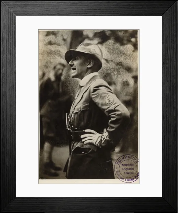 Framed Print : Gabriele D Annunzio, Italian poet, novelist and dramatist, 20th century. Artist: Studio Fotografico Ferrurio Framed Print : Gabriele D Annunzio, Italian poet, novelist and dramatist, 20th century. Artist: Studio Fotografico Ferrurio