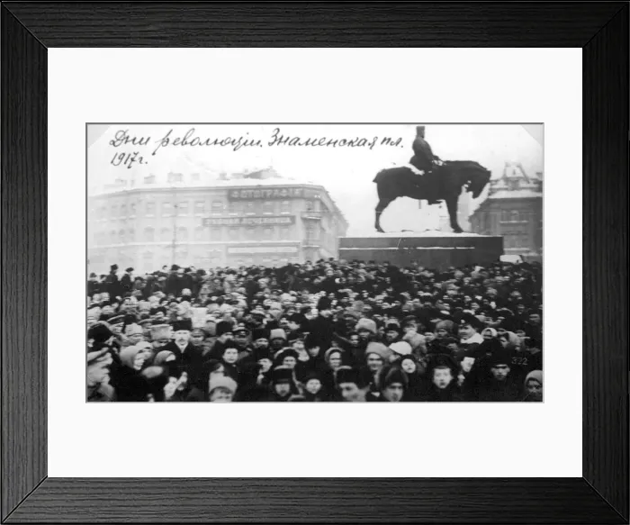 Framed Print : Crowds on Znamenskaya Square, Petrograd, Russia, February Revolution, 1917 Framed Print : Crowds on Znamenskaya Square, Petrograd, Russia, February Revolution, 1917